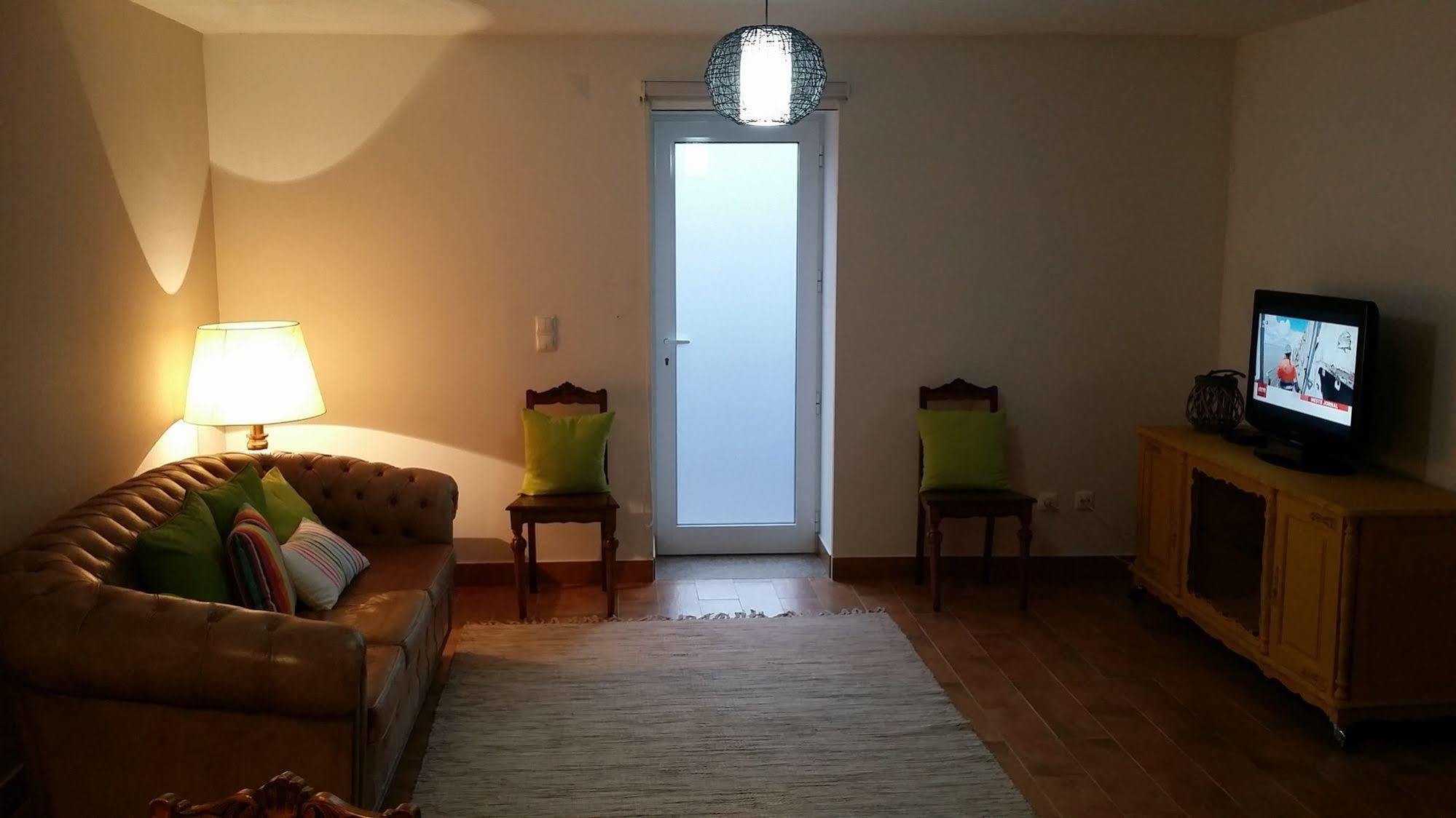 オリヴェイラ・デ・アゼメーイス Casa Do Porto Carreiroヴィラ エクステリア 写真